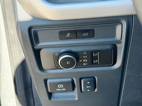 Used 2024 Ford Expedition XLT image 10