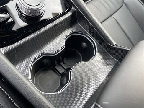 New 2024 Jeep Grand Cherokee L Limited w/ Luxury Tech Group II image 18