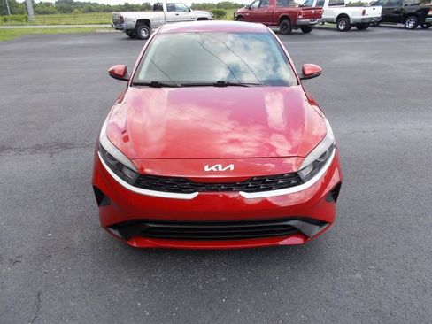 Used 2023 Kia Forte LXS w/ LXS Technology Package FWD image 9