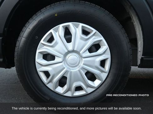 Used 2022 Ford E-Transit 148 High Roof Extended image 11