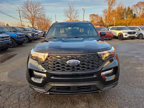 Certified 2023 Ford Explorer ST-Line w/ Class IV Trailer Tow Package image 2