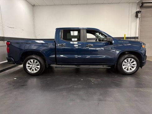 Used 2020 Chevrolet Silverado 1500 Custom w/ Custom Value Package RWD image 3