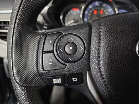 Used 2015 Toyota Corolla LE FWD image 16