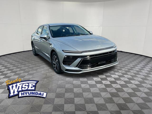 New 2026 Hyundai Sonata Blue FWD 360° Tour