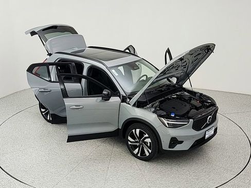 New 2026 Volvo XC40 B5 Plus w/ Climate Package AWD/4WD image 39
