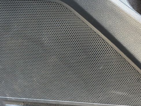 Used 2020 Volkswagen Tiguan SE w/ Panoramic Sunroof Package image 21