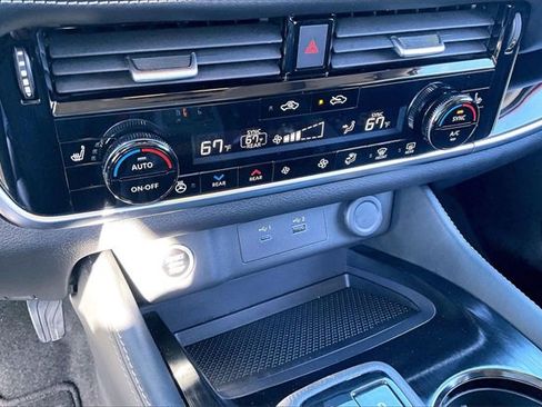 Certified 2023 Nissan Rogue SL w/ SL Premium Package image 30