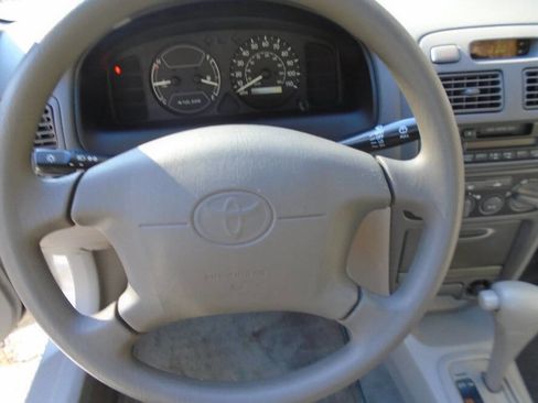 Used 2002 Toyota Corolla CE image 12