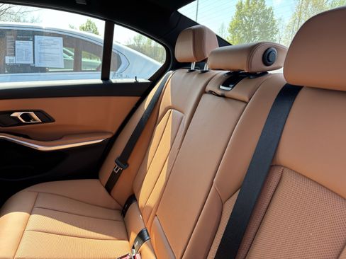 Used 2025 BMW 330i Sedan image 33