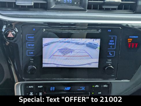 Used 2018 Toyota Corolla LE FWD image 21