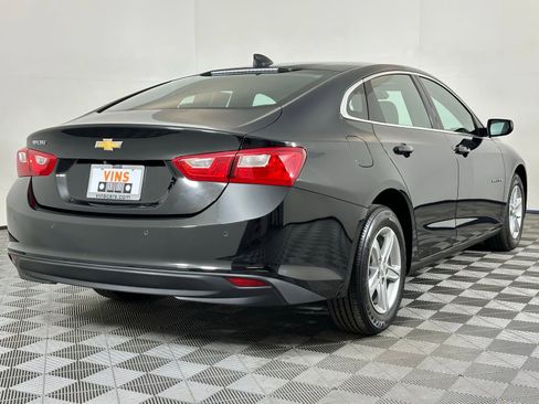 Used 2025 Chevrolet Malibu LS w/ LPO, Floor Liner Package image 4