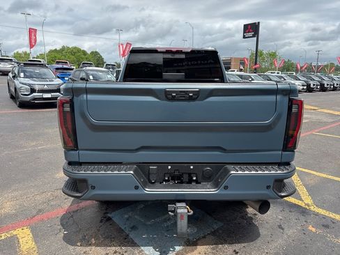 Used 2024 GMC Sierra 2500 AT4 w/ AT4 Preferred Package image 7