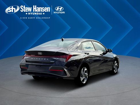 New 2026 Hyundai Elantra Limited FWD image 8