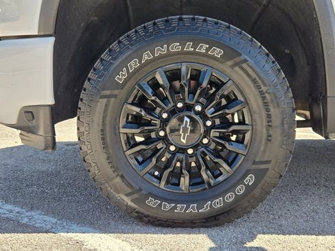Used 2023 Chevrolet Silverado 2500 LTZ w/ LTZ Plus Package AWD/4WD image 31