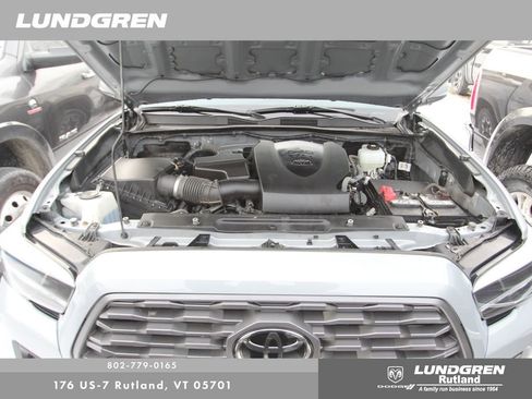 Used 2021 Toyota Tacoma TRD Off-Road image 30