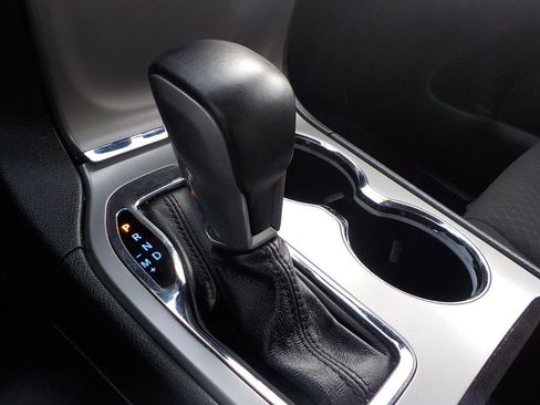 Used 2020 Jeep Grand Cherokee Laredo RWD image 16