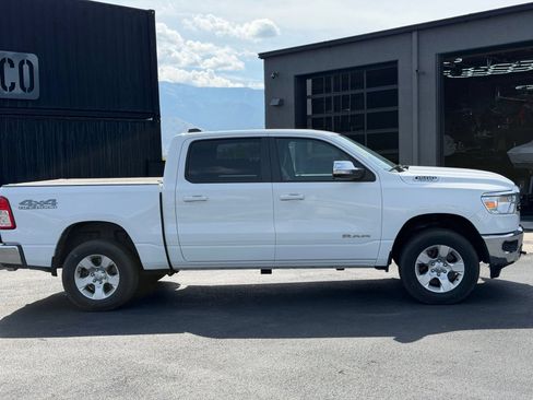Used 2022 RAM 1500 Big Horn AWD/4WD image 3