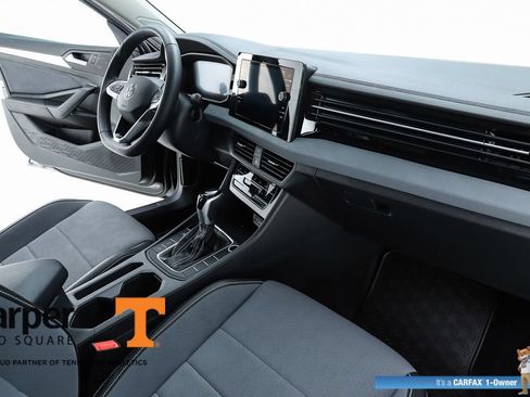 Used 2025 Volkswagen Jetta SE w/ Sunroof Package FWD image 67