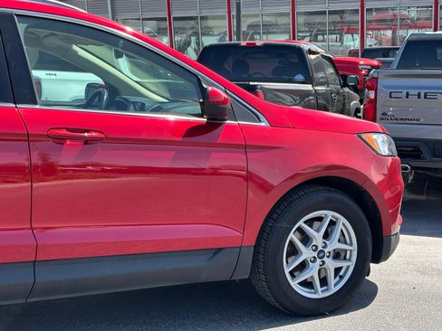 Used 2021 Ford Edge SEL w/ Convenience Package AWD/4WD image 4