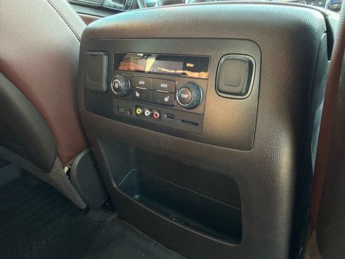 Used 2016 Chevrolet Suburban LTZ image 12
