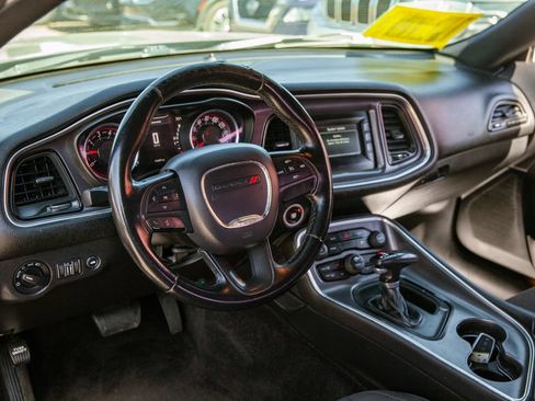 Used 2017 Dodge Challenger SXT RWD image 6