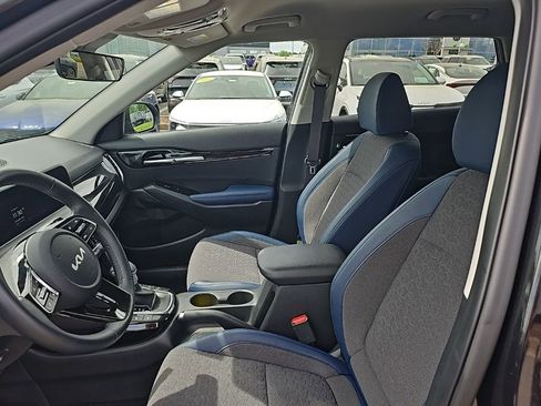 Used 2025 Kia Seltos S image 10