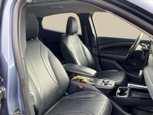 Used 2021 Ford Mustang Mach-E Premium image 31