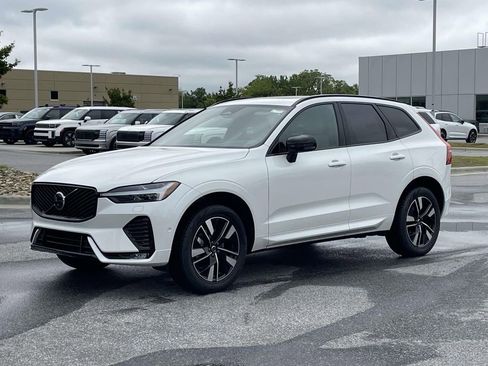 New 2026 Volvo XC60 B5 Plus w/ Protection Package Premier AWD/4WD image 24