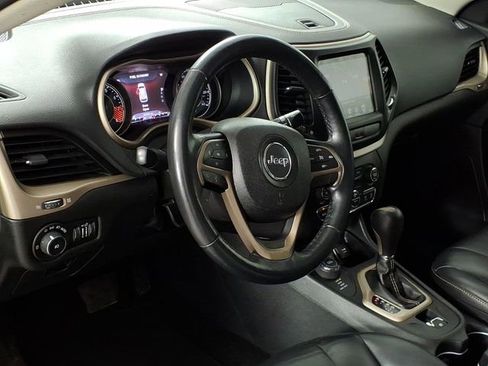 Used 2015 Jeep Cherokee Limited image 16