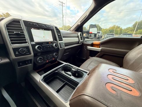 Used 2017 Ford F250 King Ranch w/ King Ranch Ultimate Package image 32