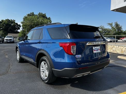 Used 2023 Ford Explorer XLT w/ Equipment Group 202A AWD/4WD image 6
