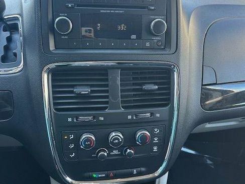 Used 2016 Dodge Grand Caravan SE w/ Quick Order Package 29E SE FWD image 18