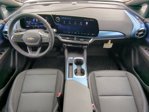 Used 2026 Chevrolet Equinox EV LT image 21