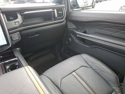 Certified 2022 Ford Expedition Max Platinum image 16