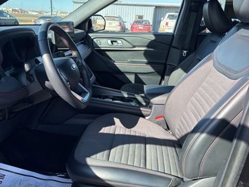 Used 2025 Ford Explorer ST-Line image 9