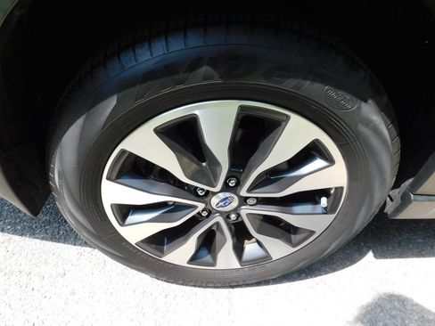 Used 2024 Subaru Outback Limited AWD/4WD image 8