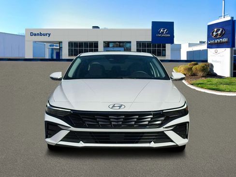 New 2026 Hyundai Elantra Limited FWD image 12