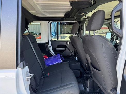Used 2018 Jeep Wrangler Unlimited Sport AWD/4WD image 11