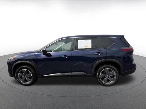 Used 2025 Nissan Rogue SV FWD image 9