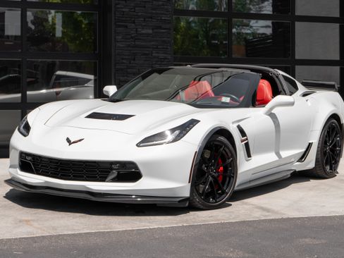 Used 2019 Chevrolet Corvette Grand Sport RWD image 4