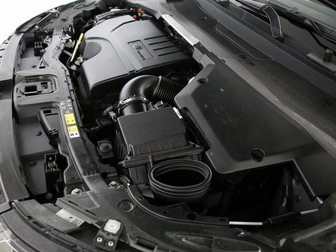 Used 2023 Land Rover Discovery Sport SE image 38