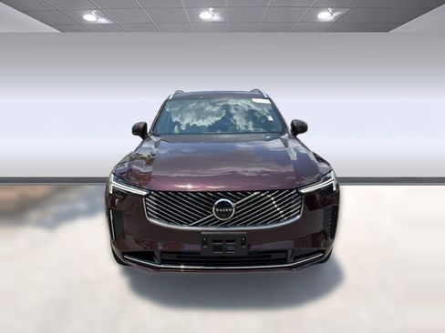 Certified 2025 Volvo XC90 T8 Ultra w/ Lounge Package AWD/4WD image 6