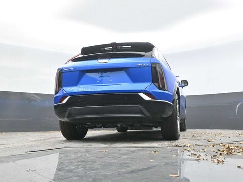 New 2026 Cadillac Optiq Luxury 1 image 44