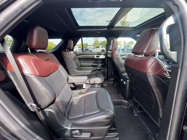 Used 2023 Ford Explorer Platinum w/ Technology Package AWD/4WD image 14