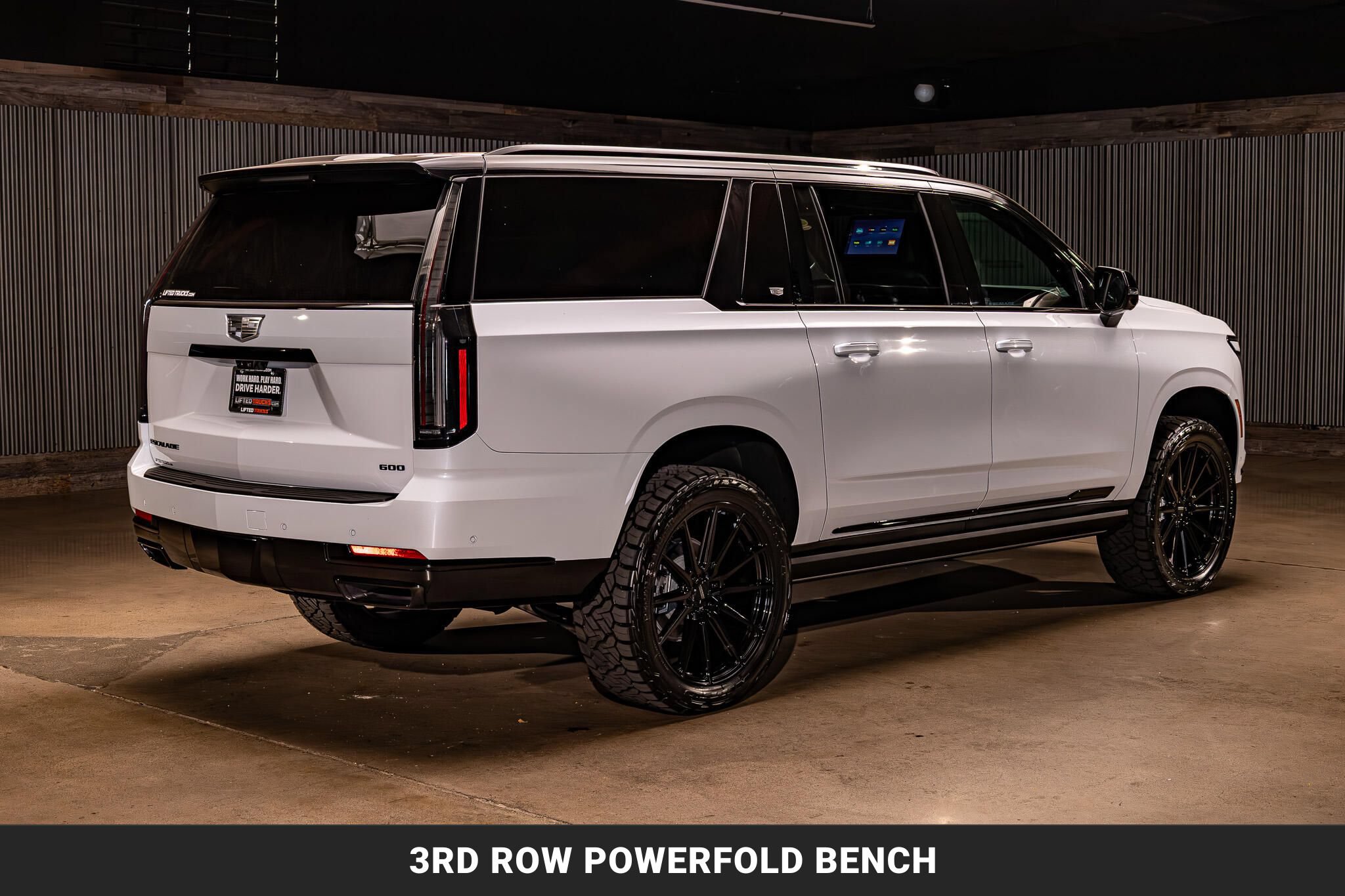 Used 2026 Cadillac Escalade ESV Platinum Sport w/ LPO, ONYX Package AWD/4WD image 10