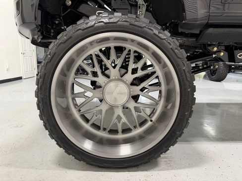 Used 2024 Ford F350 Platinum image 11