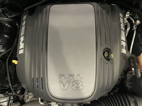 Used 2017 Dodge Charger R/T w/ Premium Group RWD image 26