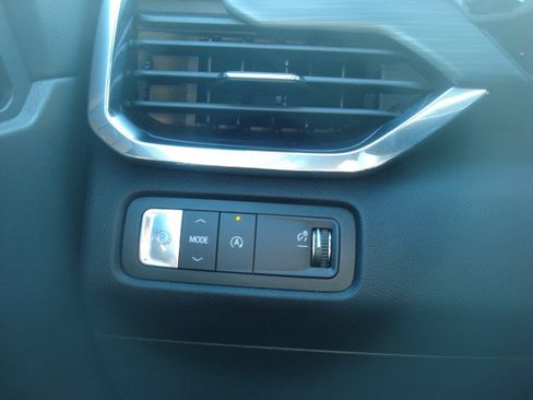 Used 2025 GMC Acadia Elevation w/ Elevation Premium Package FWD image 15