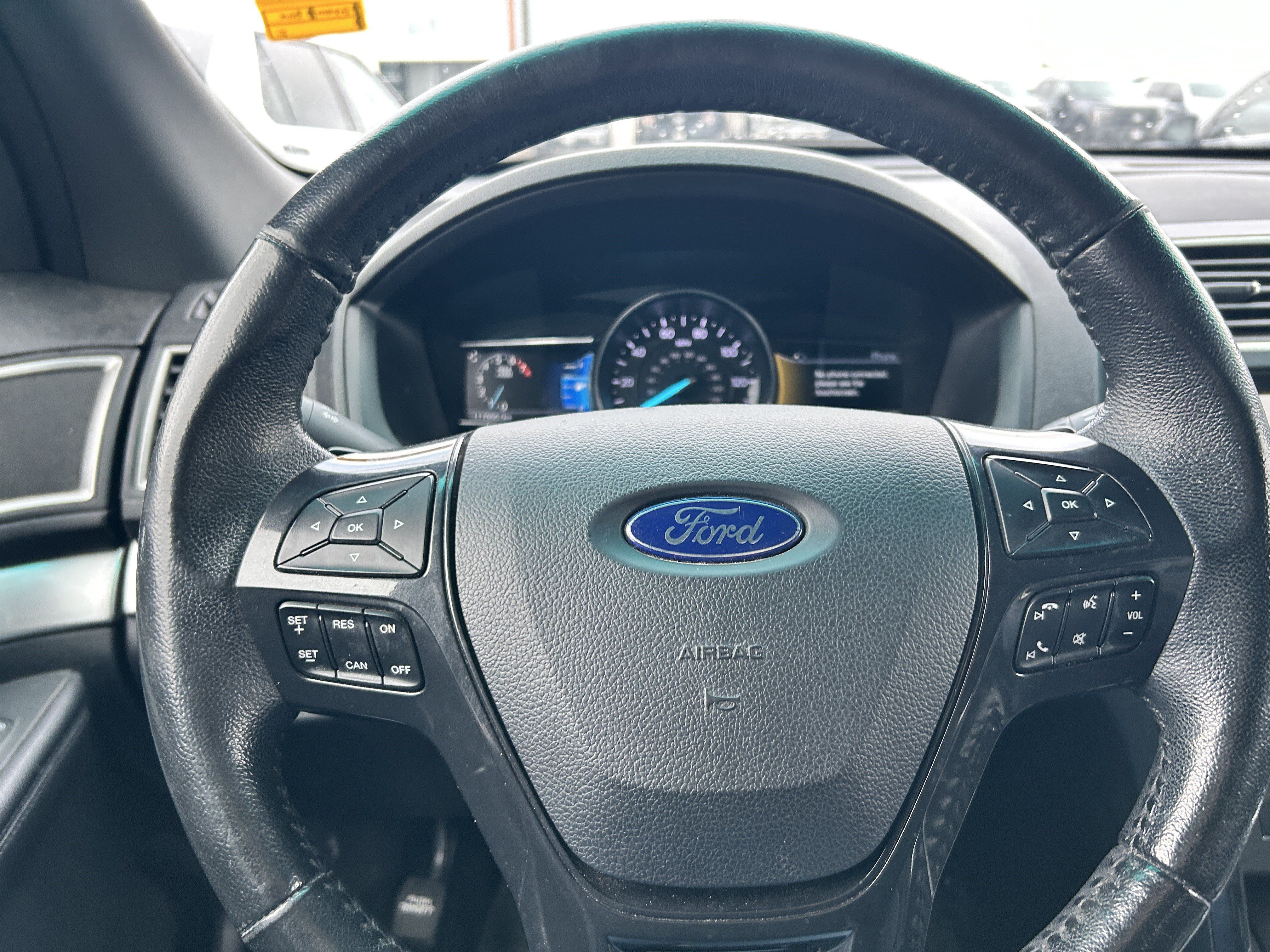 Used 2017 Ford Explorer XLT w/ Equipment Group 202A AWD/4WD image 17