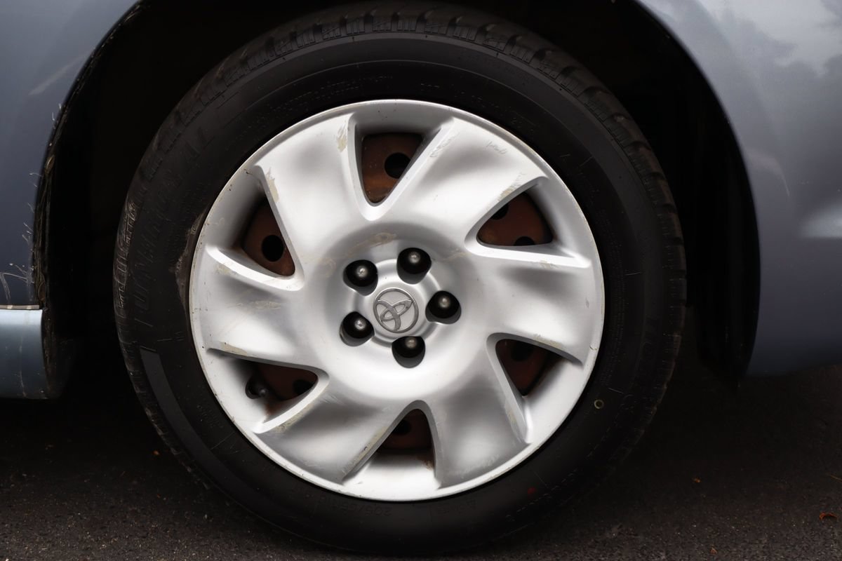Used 2003 Toyota Matrix XR FWD image 38